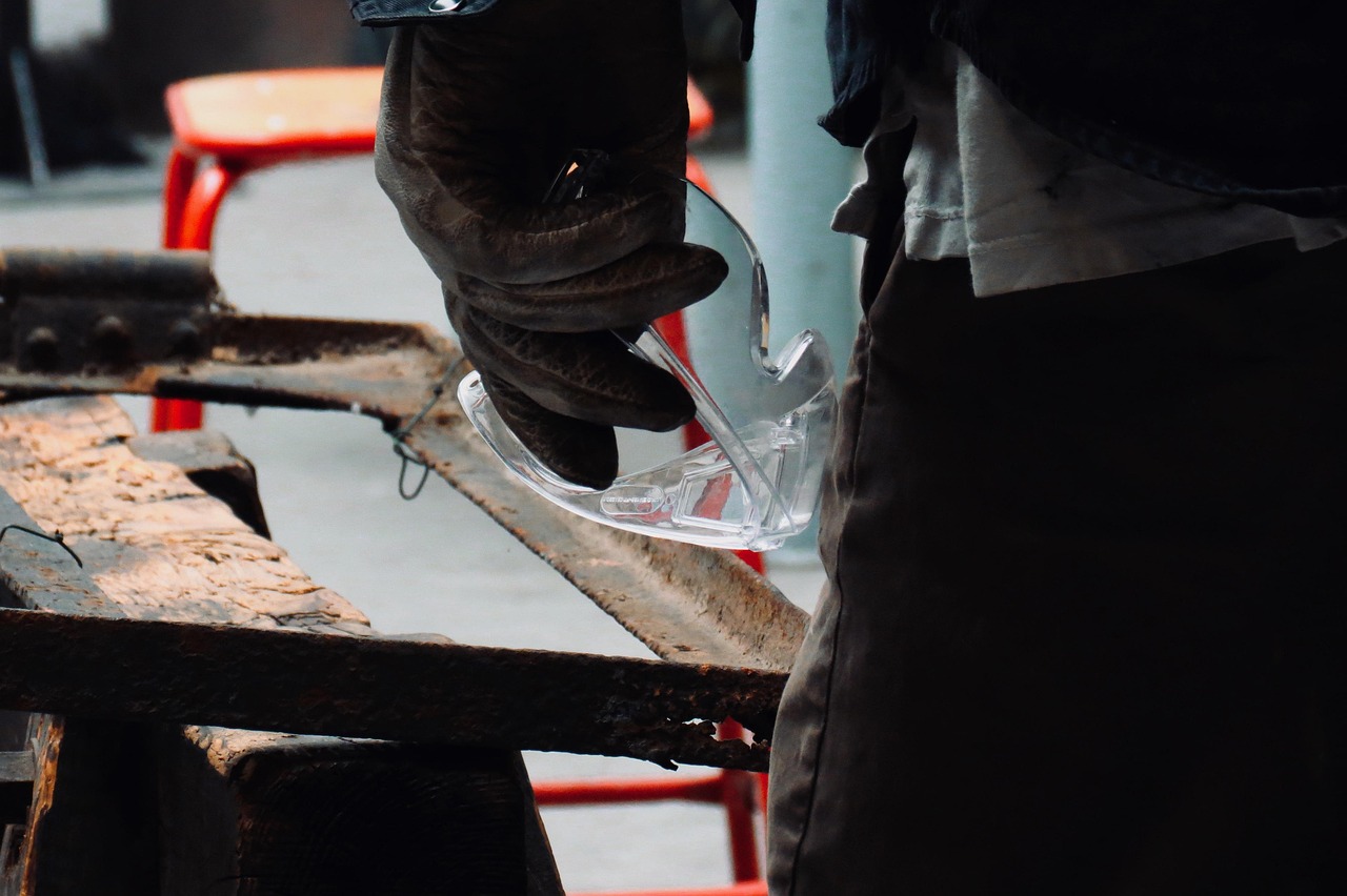 三网卡实名账号：社交app源码详情下载教程